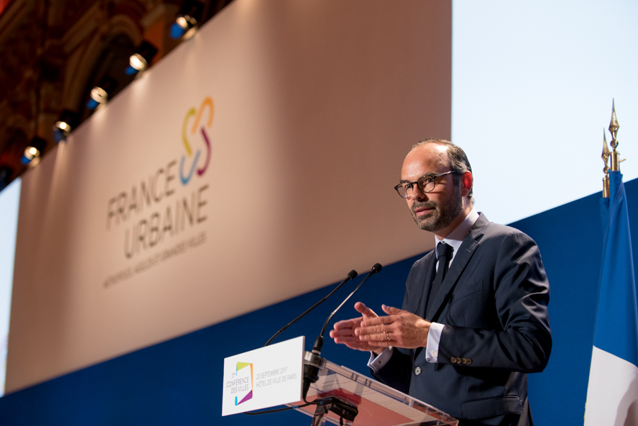 portrait Discours d'Edouard Philippe réalisé par sacha heron à la mairie de Paris lors de la conférence des villes